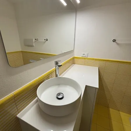 Ruta A&g アパート カモーリ